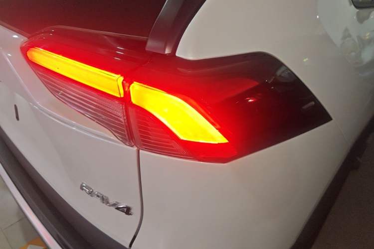 Used Toyota RAV4 2024 2.0L CVT Two-Wheel Drive Urban Edition Right Rear Taillight