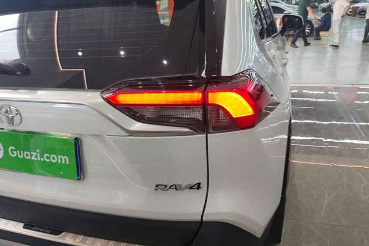 Used Toyota RAV4 2024 2.0L CVT Two-Wheel Drive Fashion Plus Edition Right Rear Taillight