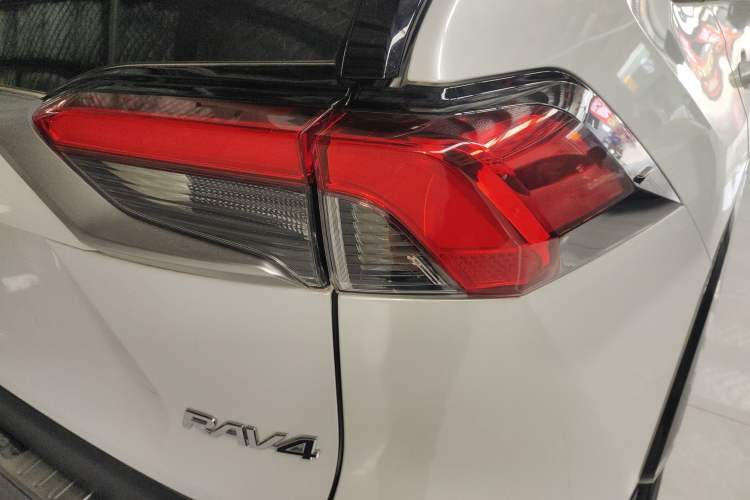 Used Toyota RAV4 2024 2.0L CVT Two-Wheel Drive Fashion Plus Edition Right Rear Taillight