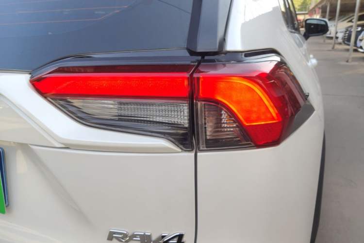 Used Toyota RAV4 2024 2.0L CVT Two-Wheel Drive Urban Edition Right Rear Taillight