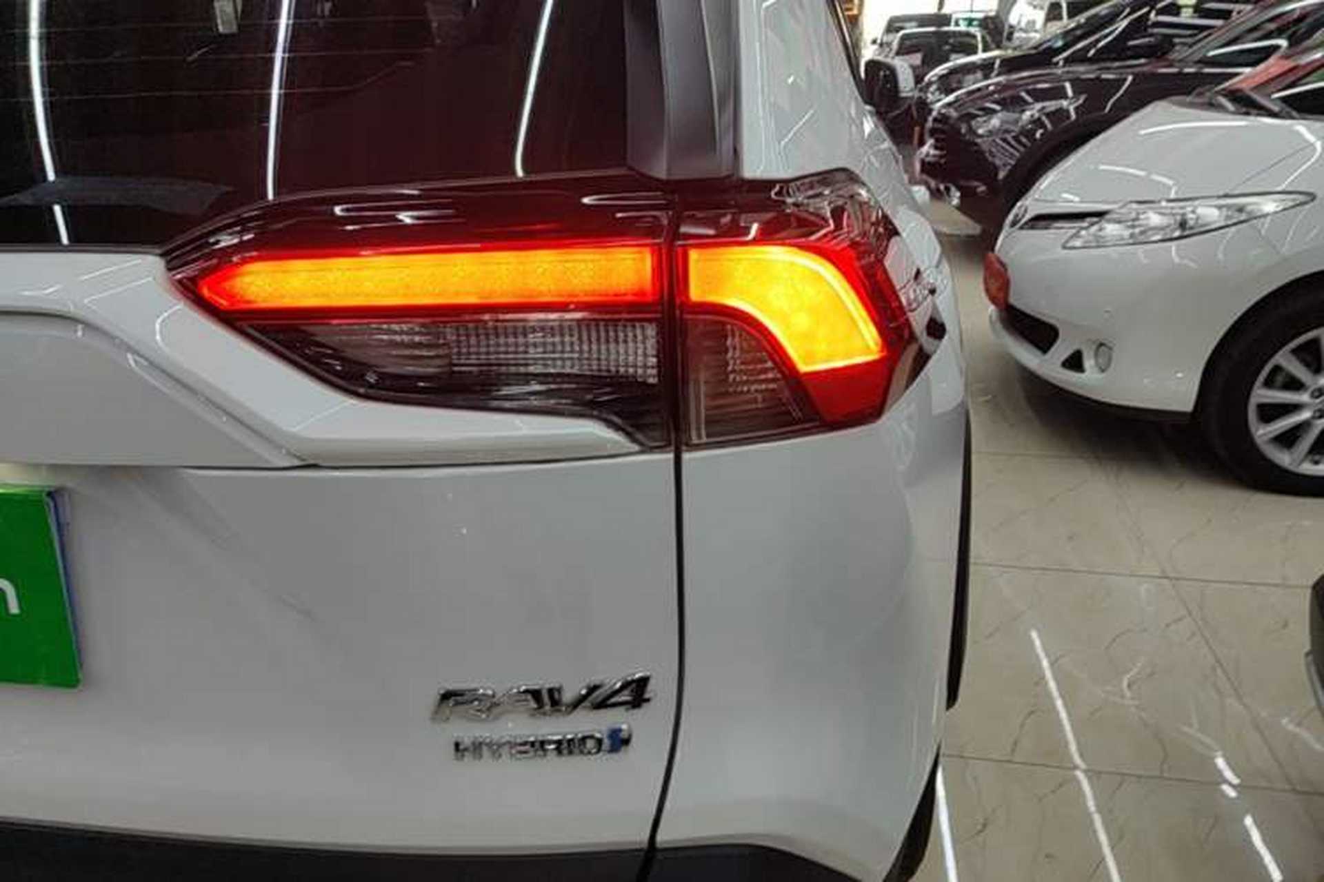 Used Toyota RAV4 2024 Dual-Motor 2.5L E-CVT Two-Wheel Drive Elite Plus Edition Right Rear Taillight