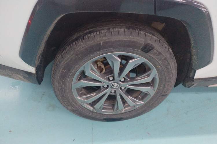 Used Toyota RAV4 2024 2.0L CVT Two-Wheel Drive Fashion Plus Edition Right Rear Wheel Hub