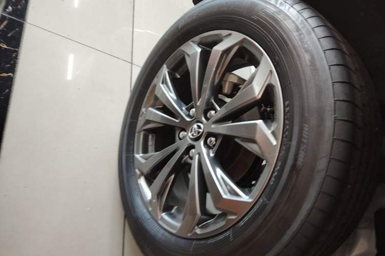 Used Toyota RAV4 2024 2.0L CVT Two-Wheel Drive Fashion Plus Edition Right Rear Wheel Hub