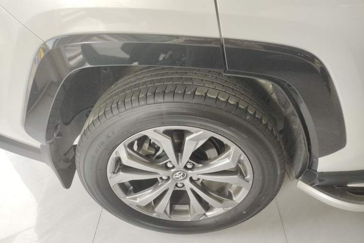 Used Toyota RAV4 2024 2.0L CVT Two-Wheel Drive Fashion Plus Edition Right Rear Wheel Hub