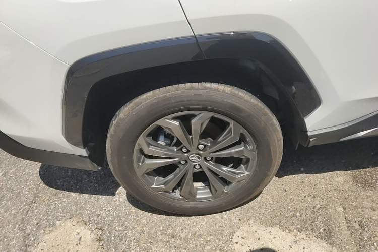 Used Toyota RAV4 2024 2.0L CVT Two-Wheel Drive Fashion Plus Edition Right Rear Wheel Hub