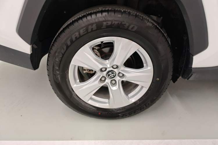Used Toyota RAV4 2024 2.0L CVT Two-Wheel Drive Urban Edition Right Rear Wheel Hub