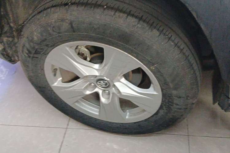Used Toyota RAV4 2024 2.0L CVT Two-Wheel Drive Urban Edition Right Rear Wheel Hub