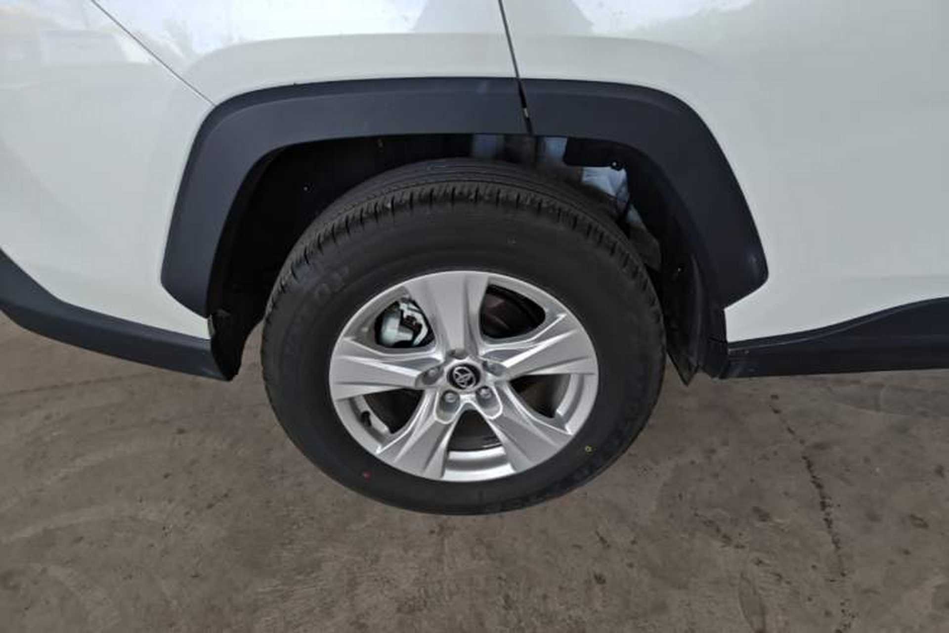 Used Toyota RAV4 2024 2.0L CVT Two-Wheel Drive Urban Edition Right Rear Wheel Hub