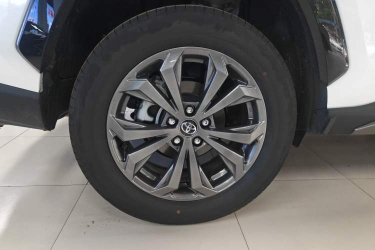 Used Toyota RAV4 2024 2.0L CVT Two-Wheel Drive Fashion Plus Edition Right Rear Wheel Hub