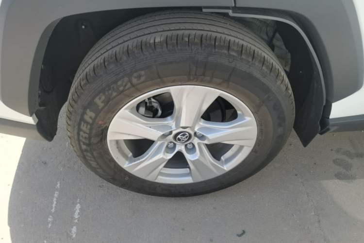 Used Toyota RAV4 2024 2.0L CVT Two-Wheel Drive Urban Edition Right Rear Wheel Hub