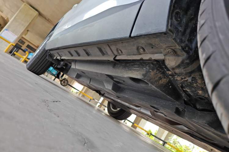 Used Toyota RAV4 2024 2.0L CVT Two-Wheel Drive Urban Edition Right Side Sill