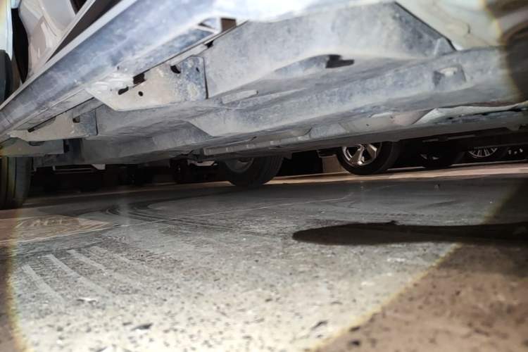 Used Toyota RAV4 2024 2.0L CVT Two-Wheel Drive Urban Edition Right Side Sill