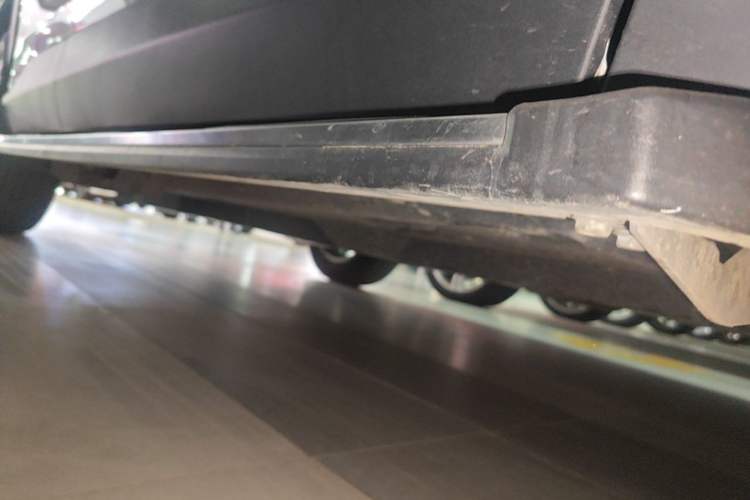 Used Toyota RAV4 2024 2.0L CVT Two-Wheel Drive Urban Edition Right Side Sill