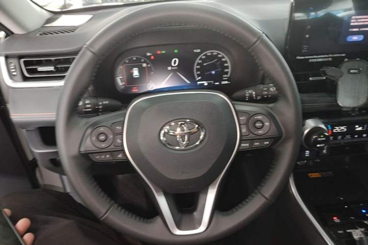 Used Toyota RAV4 2024 2.0L CVT Two-Wheel Drive Fashion Plus Edition Steering Wheel