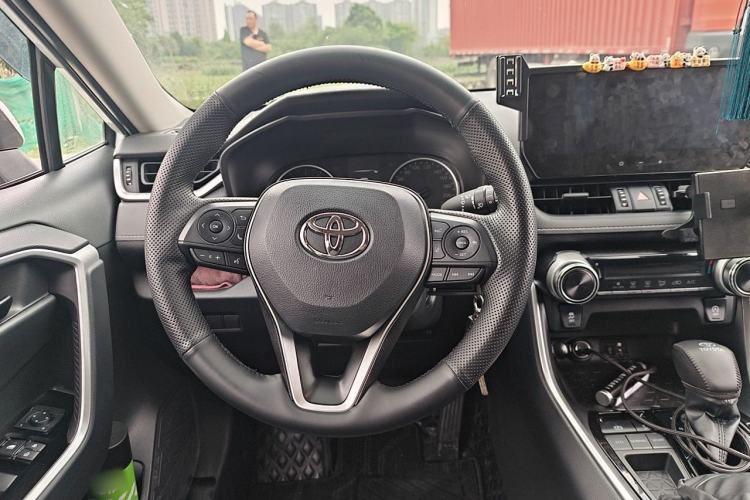 Used Toyota RAV4 2024 2.0L CVT Two-Wheel Drive Urban Edition Steering Wheel