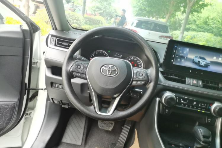 Used Toyota RAV4 2024 2.0L CVT Two-Wheel Drive Urban Edition Steering Wheel