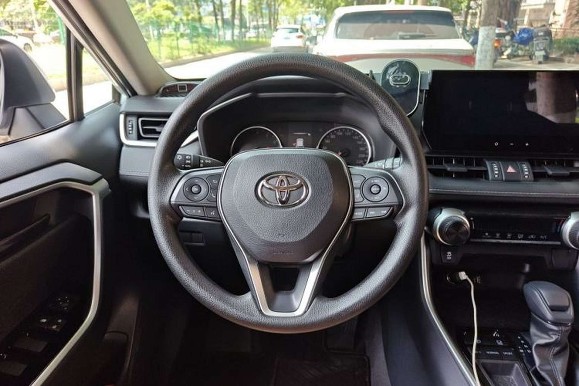 Used Toyota RAV4 2024 2.0L CVT Two-Wheel Drive Urban Edition Steering Wheel