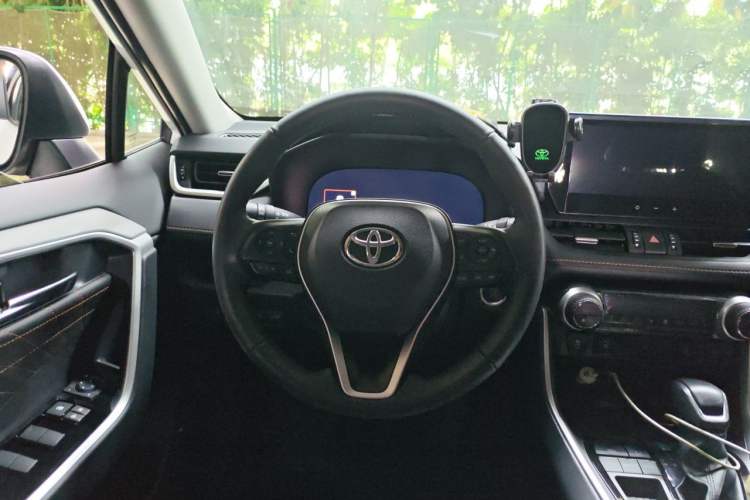 Used Toyota RAV4 2024 2.0L CVT Two-Wheel Drive Fashion Plus Edition Steering Wheel