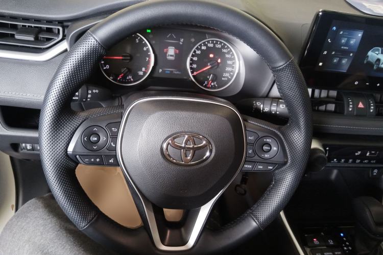 Used Toyota RAV4 2024 2.0L CVT Two-Wheel Drive Urban Edition Steering Wheel