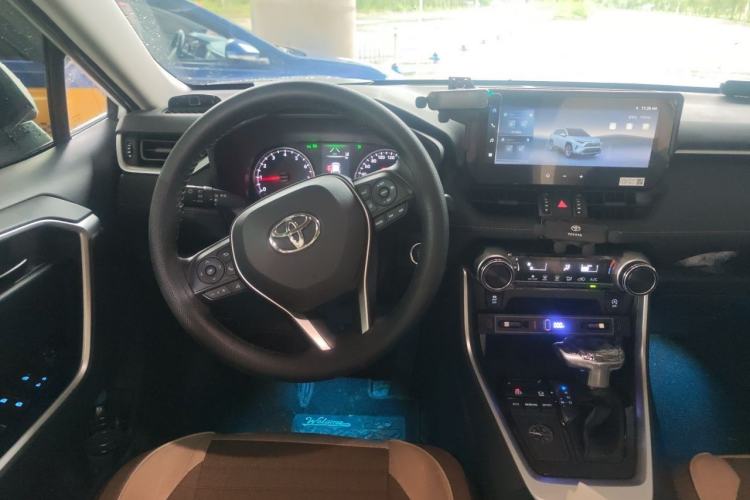 Used Toyota RAV4 2024 2.0L CVT Two-Wheel Drive Urban Edition Steering Wheel