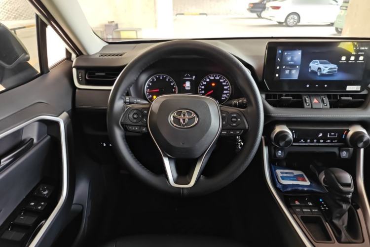Used Toyota RAV4 2024 2.0L CVT Two-Wheel Drive Urban Edition Steering Wheel