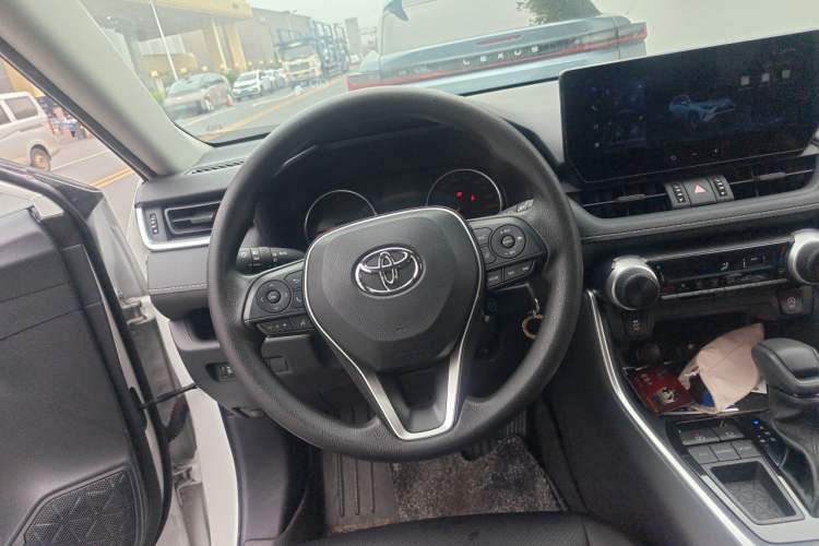 Used Toyota RAV4 2024 2.0L CVT Two-Wheel Drive Urban Edition Steering Wheel