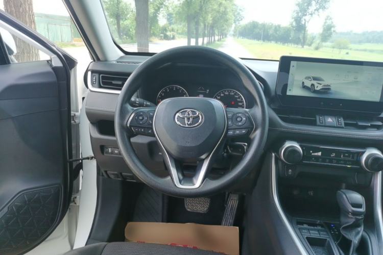 Used Toyota RAV4 2024 2.0L CVT Two-Wheel Drive Urban Edition Steering Wheel