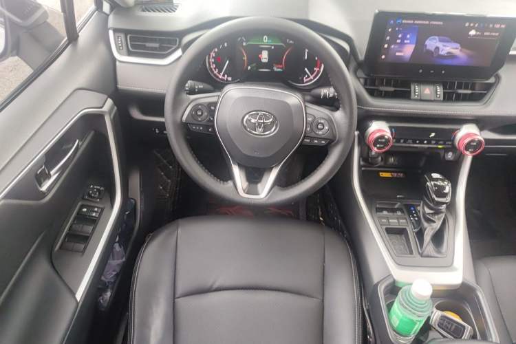 Used Toyota RAV4 2024 2.0L CVT Two-Wheel Drive Fashion Edition Steering Wheel