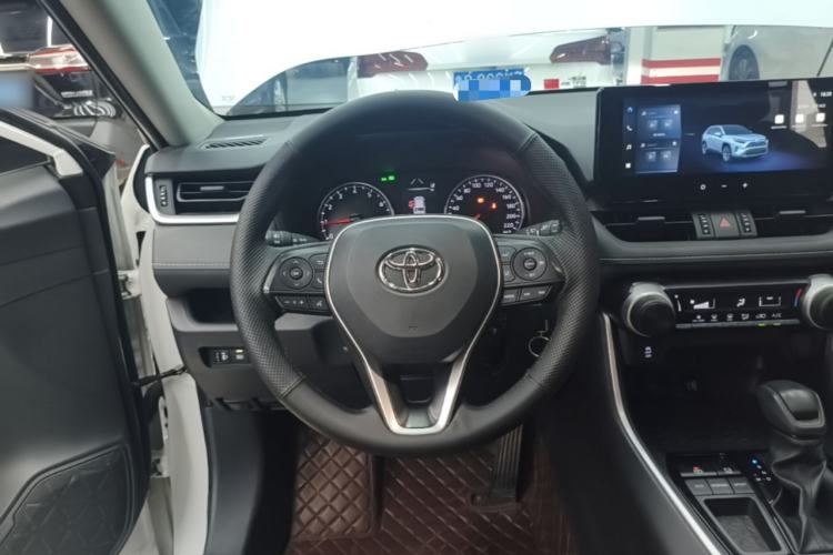 Used Toyota RAV4 2024 2.0L CVT Two-Wheel Drive Urban Edition Steering Wheel