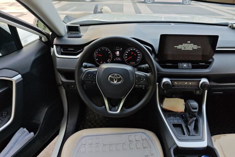Used Toyota RAV4 2024 2.0L CVT Two-Wheel Drive Urban Edition Steering Wheel