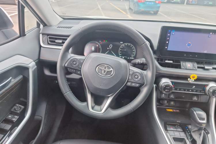 Used Toyota RAV4 2024 Dual-Motor 2.5L E-CVT Two-Wheel Drive Elite Plus Edition Steering Wheel