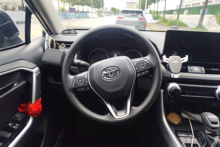 Used Toyota RAV4 2024 2.0L CVT Two-Wheel Drive Urban Edition Steering Wheel