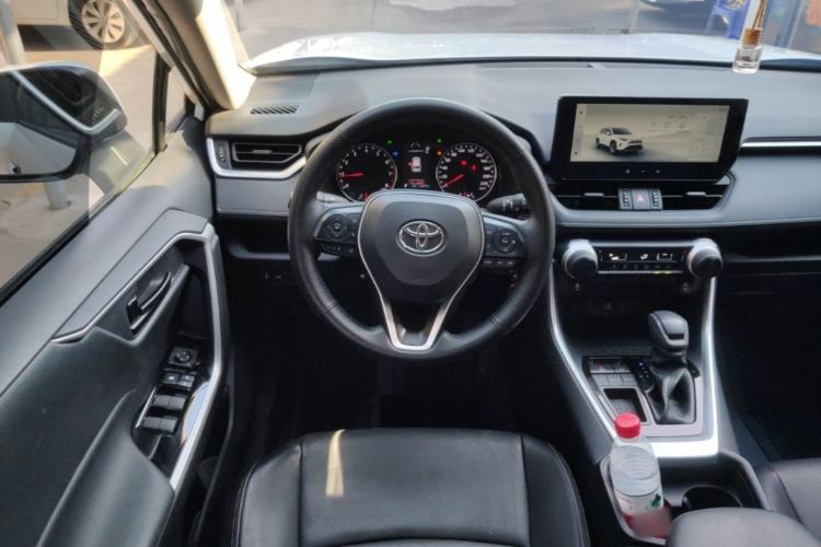 Used Toyota RAV4 2024 2.0L CVT Two-Wheel Drive Urban Edition Steering Wheel