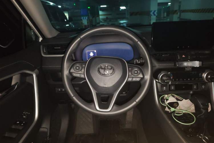 Used Toyota RAV4 2024 2.0L CVT Two-Wheel Drive Fashion Edition Steering Wheel