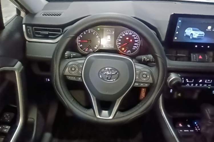 Used Toyota RAV4 2024 2.0L CVT Two-Wheel Drive Urban Edition Steering Wheel