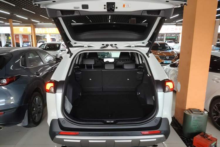 Used Toyota RAV4 2024 2.0L CVT Two-Wheel Drive Fashion Plus Edition Trunk