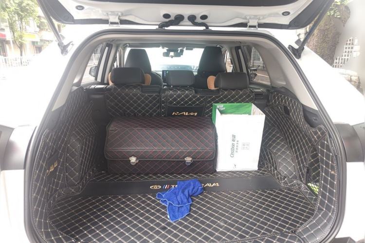 Used Toyota RAV4 2024 2.0L CVT Two-Wheel Drive Fashion Edition Trunk