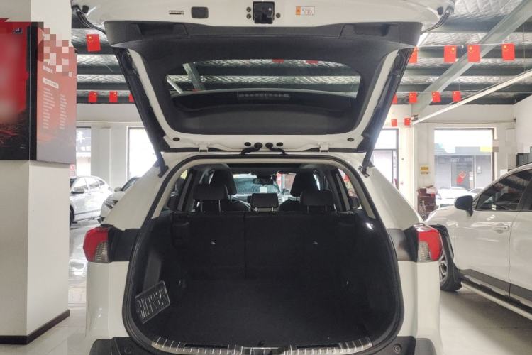 Used Toyota RAV4 2024 2.0L CVT Two-Wheel Drive Fashion Plus Edition Trunk