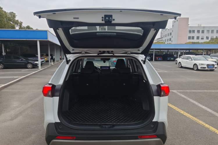 Used Toyota RAV4 2024 Dual-Motor 2.5L E-CVT Two-Wheel Drive Elite Plus Edition Trunk