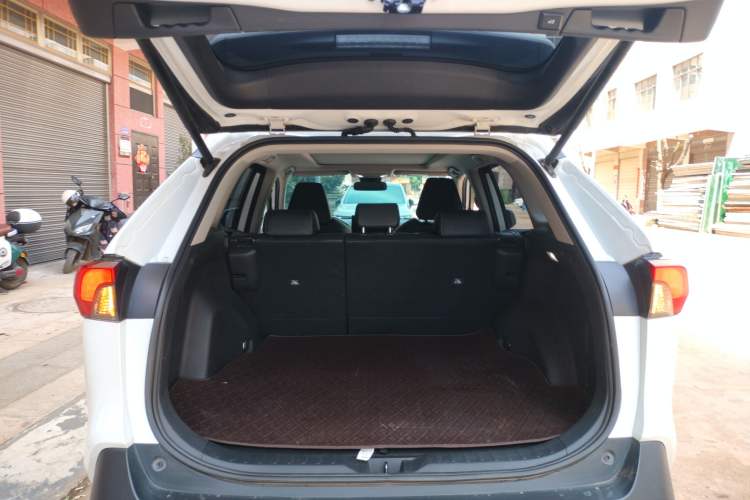 Used Toyota RAV4 2024 Dual-Motor 2.5L E-CVT Two-Wheel Drive Elite Plus Edition Trunk