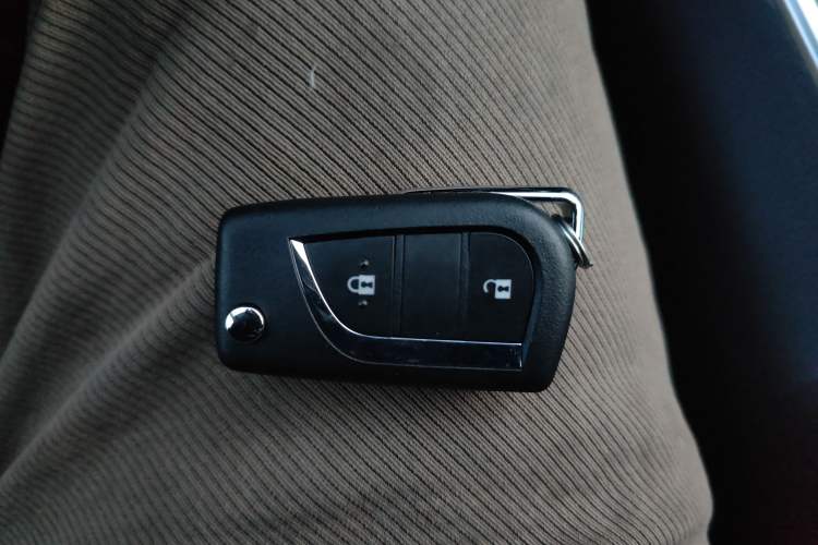 Used Toyota RAV4 2024 2.0L CVT Two-Wheel Drive Urban Edition Vehicle Key