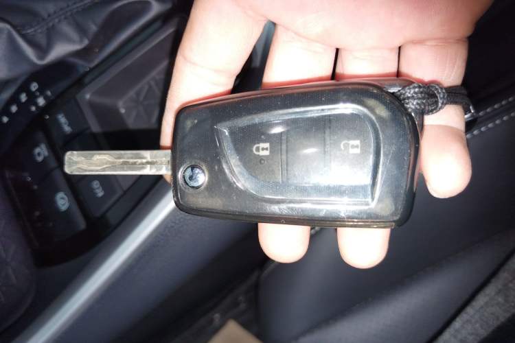 Used Toyota RAV4 2024 2.0L CVT Two-Wheel Drive Urban Edition Vehicle Key