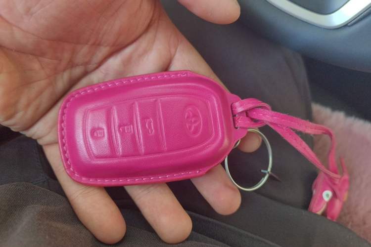 Used Toyota RAV4 2024 2.0L CVT Two-Wheel Drive Fashion Plus Edition Vehicle Key