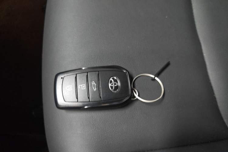Used Toyota RAV4 2024 2.0L CVT Two-Wheel Drive Fashion Plus Edition Vehicle Key