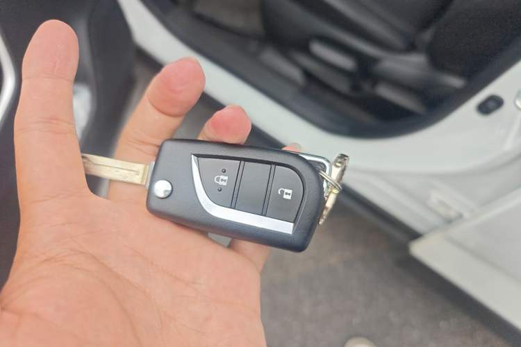 Used Toyota RAV4 2024 2.0L CVT Two-Wheel Drive Urban Edition Vehicle Key