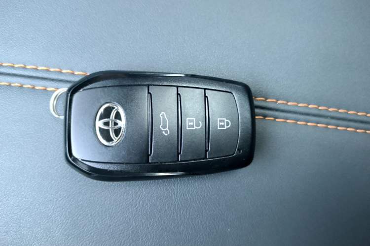 Used Toyota RAV4 2024 2.0L CVT Two-Wheel Drive Fashion Plus Edition Vehicle Key