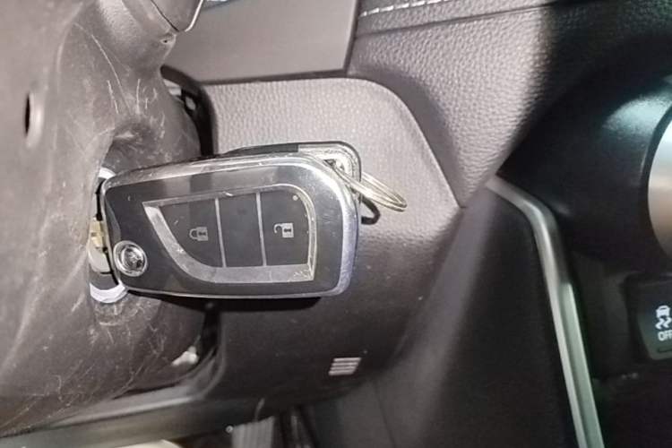 Used Toyota RAV4 2024 2.0L CVT Two-Wheel Drive Urban Edition Vehicle Key