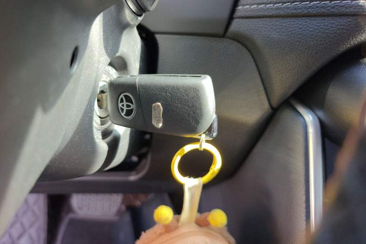 Used Toyota RAV4 2024 2.0L CVT Two-Wheel Drive Urban Edition Vehicle Key