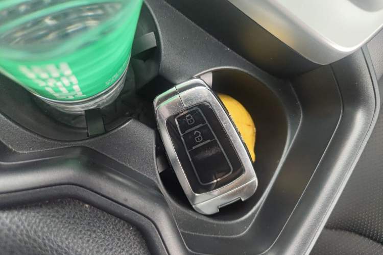 Used Toyota RAV4 2024 2.0L CVT Two-Wheel Drive Fashion Edition Vehicle Key