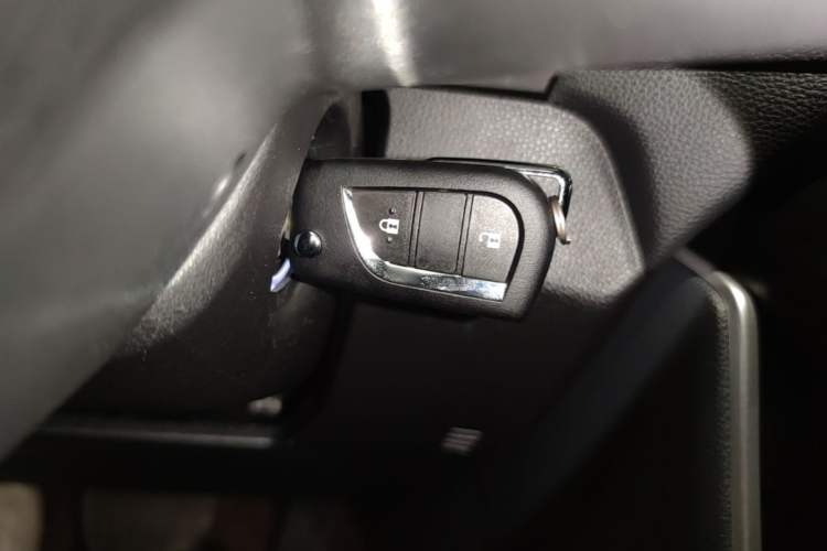 Used Toyota RAV4 2024 2.0L CVT Two-Wheel Drive Urban Edition Vehicle Key